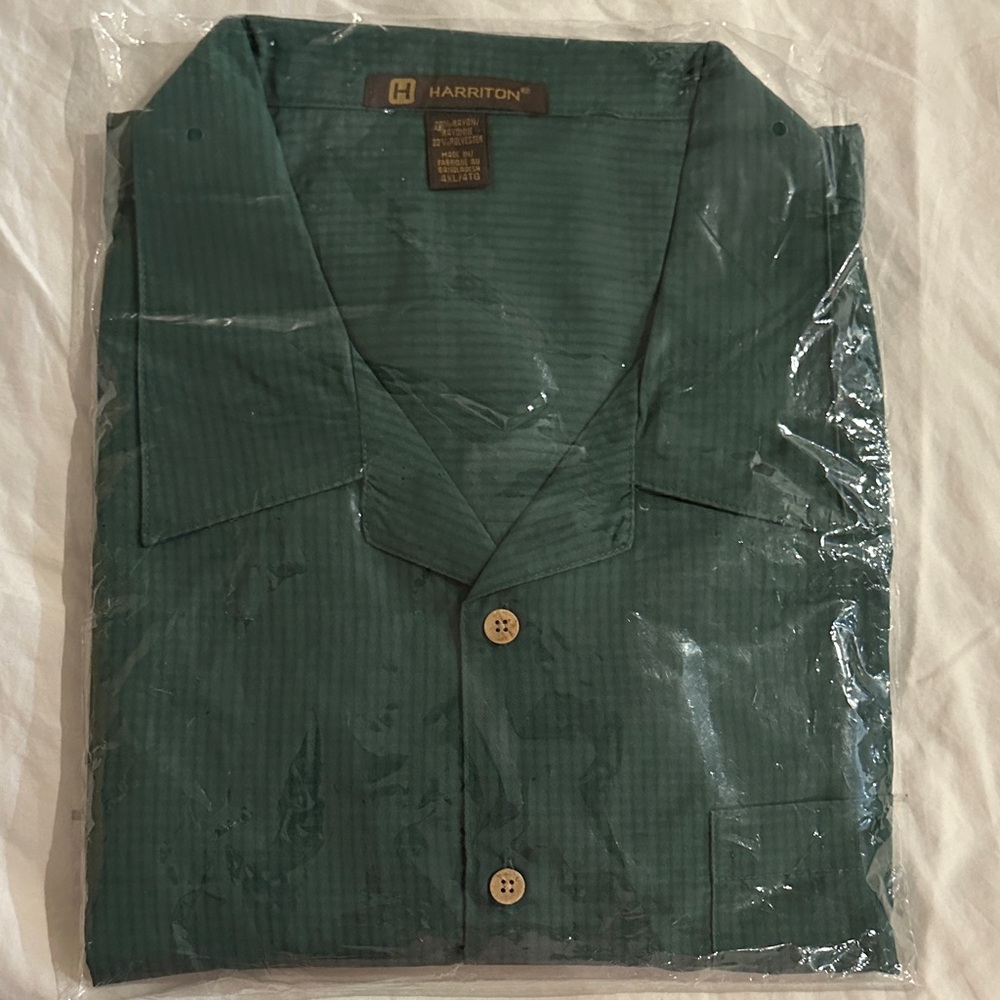 BRAND NEW IN PACKAGING Harriton Men's Classic Green Button Down Shirt